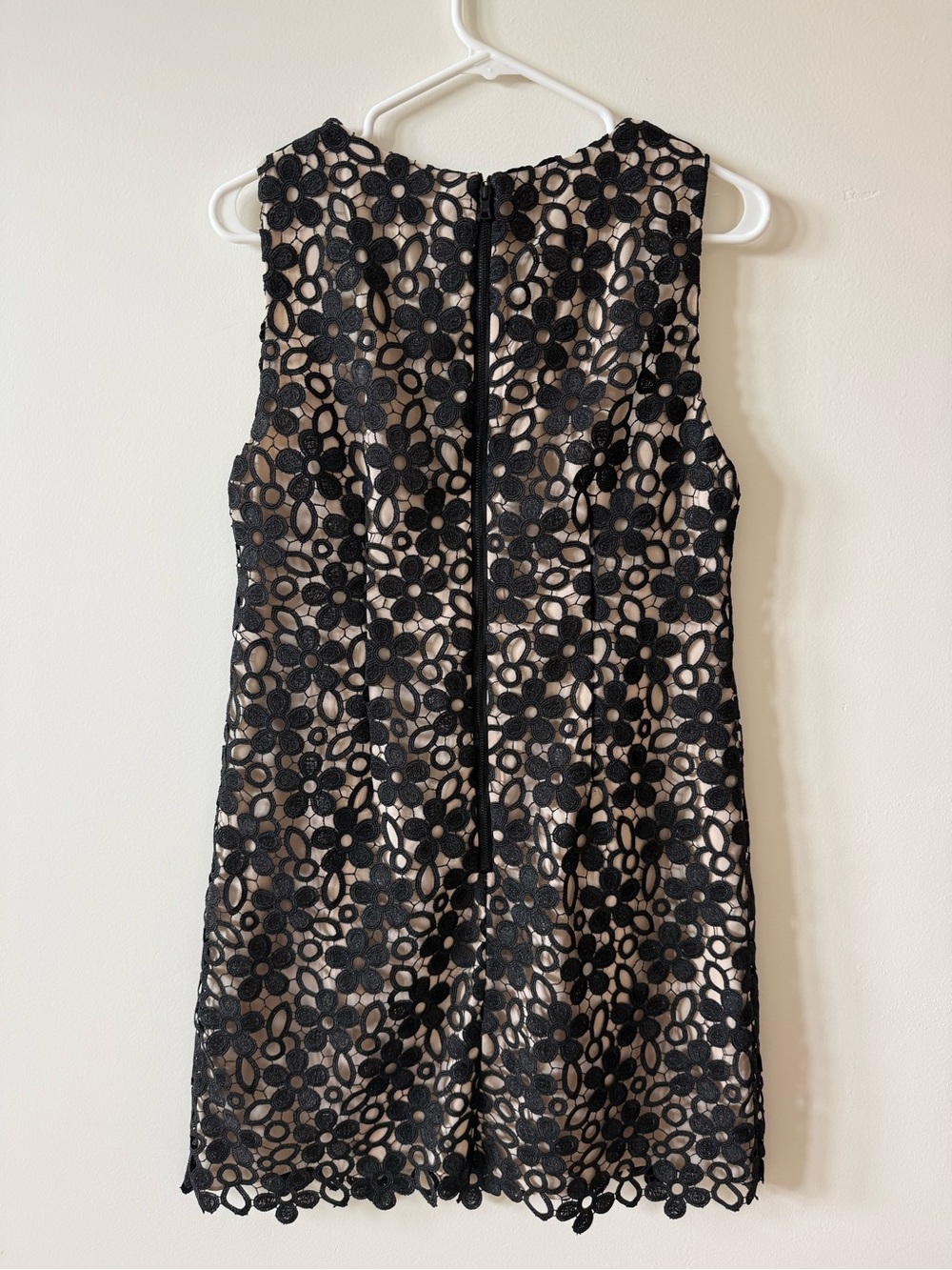 Alice + Olivia Clyde Floral Lace I Mini Dress - Picture 4 of 5